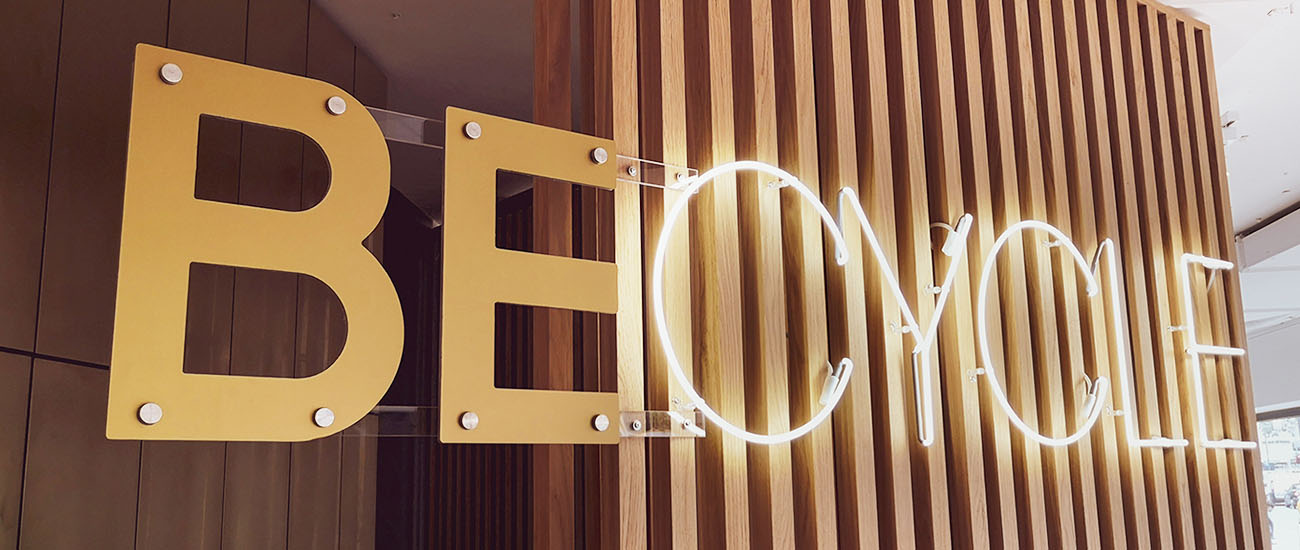 Becycle Berlin Logo aus 2D und Neonlicht